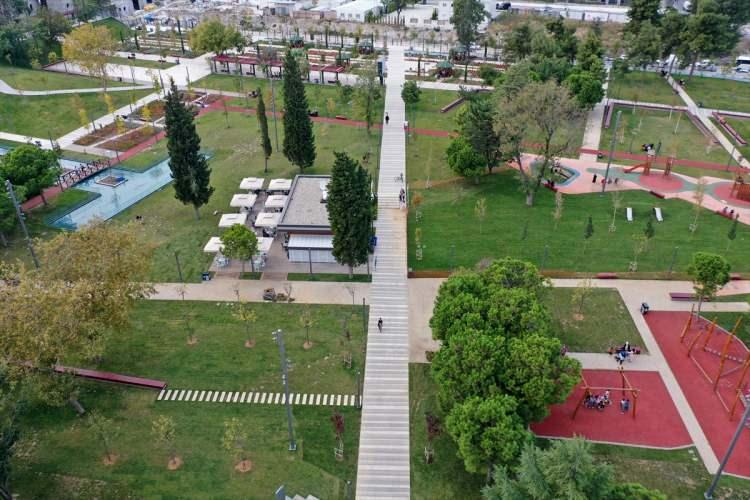 <p>“Bahçemiz hemşehrilerimiz için dinlenme, eğlenme, çocuklarını gezdirme, oyun alanlarını kullanma şeklinde hizmete açıldı.”</p>