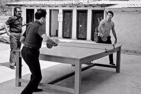<p>1970'ler<br />
Masa tenisi</p>
<p>Bülent Ecevit ve Deniz Baykal, masa tenisi oynarken.</p>