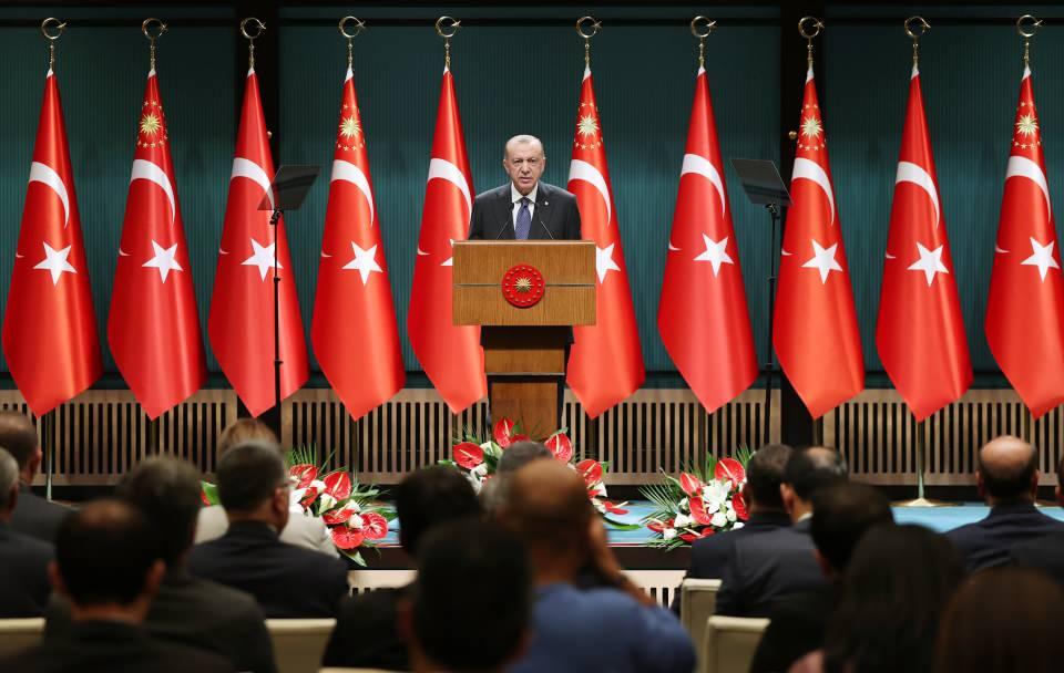 <p>Kabine Toplantısı sonrası Cumhurbaşkanı Recep Tayyip Erdoğan'ın açıkladığı Esnaf Destek Kredi Paketi'nin ayrıntıları belli oldu.</p>

<p> </p>

