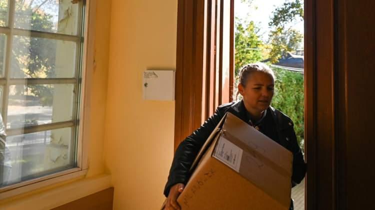 <p>İyot tabletleri tiroit bezini radyoaktif iyotlara karşı koruyor ve tiroit kanseri riskini azaltıyor. İyot tabletleri yalnızca radyoaktif iyotlara karşı koruyor, diğer radyoaktif maddelere karşı koruma sağlamıyor.</p>

<p> </p>
