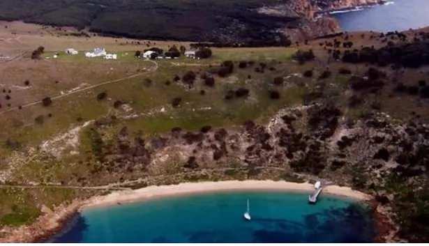 <p>Burası, Maatsuyker Adaları olarak bilinen minik bir adalar topluluğu.</p>