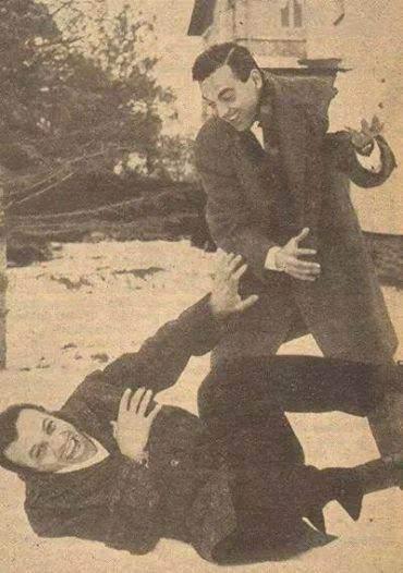<p><strong>1964 - Ayhan Işık ve Sadri Alışık</strong></p>
<p>Türk sinemasının efsaneleri Ayhan Işık ve Sadri Alışık, İstanbul Kadıköy'de kar topu oynarken.</p>