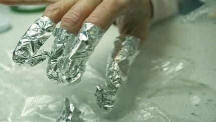 <p><strong><span style="color:#800080">​</span></strong><span style="color:#800080"><strong>AĞRILARI GEÇİRİYOR</strong></span></p>

<p><span style="color:rgb(178, 34, 34)"><strong>Vücudunuzun bölümlerinde ağrı hissediyorsanız bu  bölgeleri alüminyum folyo ile sarıp sabitleyin. </strong></span></p>
