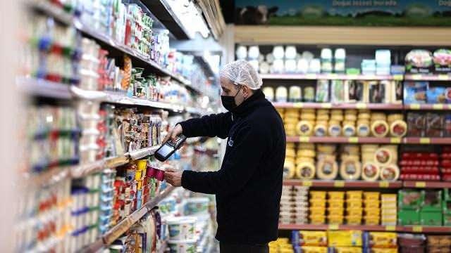 <p>Yılsonunda İSO 500’deki şirket sayımızı 5’e çıkaracağız; bunlar Gübretaş, Tarım Kredi Birlik, Tarım Kredi Yem, Tarım Kredi Süt ve Tarım Kredi Yağ. Hacim olarak yılda 10 milyon tonluk ticaret yapıyoruz.</p>

<p> </p>

<p>Özkaynağımız 18 milyar TL. Bugünkü değerle değerlemek istesek asgari üçle çarpmamız lazım yani yaklaşık 60 milyar TL’lik özkaynağımız olduğunu söyleyebiliriz” diye konuştu.</p>
