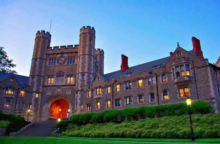 <p>7- Princeton University / ABD</p>
