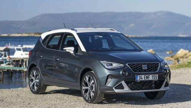 <p><strong>SEAT</strong></p>
<p> </p>
<p>ARONA 1.0 EcoTSI 110 HP DSG Style</p>
<p> </p>
<p>Fiyatı - 615.000 TL</p>
<p> </p>
<p>1.0 EcoTSI 110 HP DSG Xperience </p>
<p>Fiyatı - 665.000 TL</p>
<p> </p>
<p>1.0 EcoTSI 110 HP DSG FR </p>
<p>Fiyatı - 665.000 TL</p>