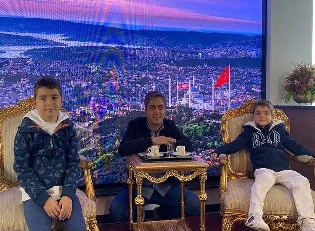 <p><strong>Böylelikle Kurtlar Vadisi'nin Polat Alemdar'ıda sosyal medyayı aktif kullanan ünlüler kervanına katışmış oldu. </strong></p>
