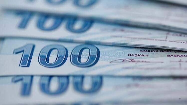 <p>Borçlu, borcunu erteleme talebinde bulunduğunda, borçlunun çalışmadığının Sosyal Güvenlik Kurumu'ndan teyit edilmesi halinde, ilk yıl herhangi bir ilave olmadan, sonraki yıllarda ise her yıl için verilen miktara yüzde 10 eklenerek kredi borcu hesaplanacak.</p>

