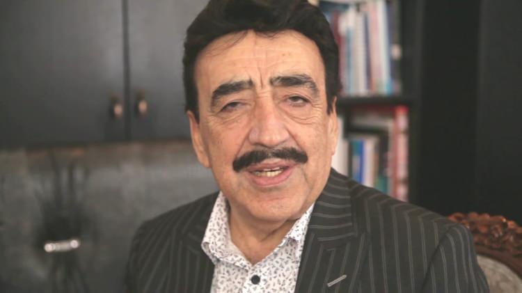 <p><span style="color:#000000"><strong>Hakkı Bulut bir röportajında da 'Ben arabeskte varken Müslüm Gürses, Orhan Gencebay ve Ferdi Tayfur yoktu' diyor, yalan.</strong></span></p>