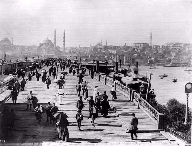 <p>1892 - Galata Köprüsü</p>

<p> </p>
