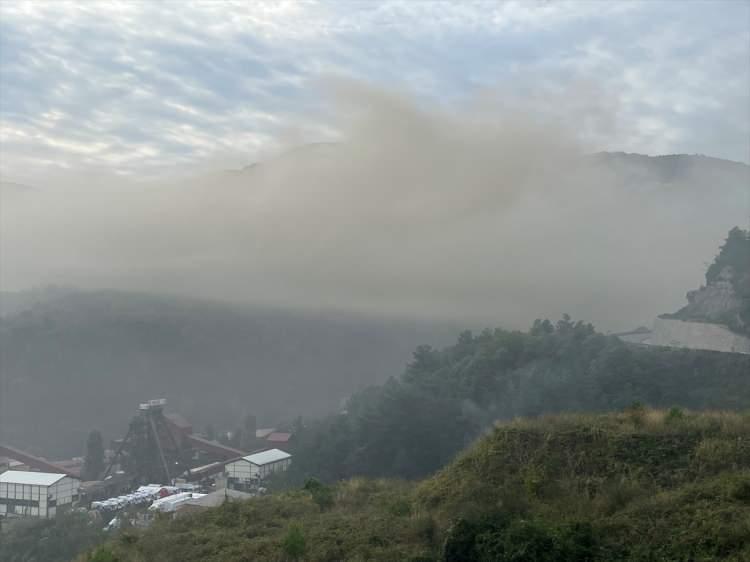 <p>Madende biriken duman, havalandırma bacaları vasıtasıyla tahliye edilmeye başladı.</p>
