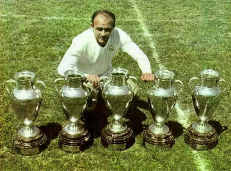 <p>12. Alfredo Di Stefano</p>
