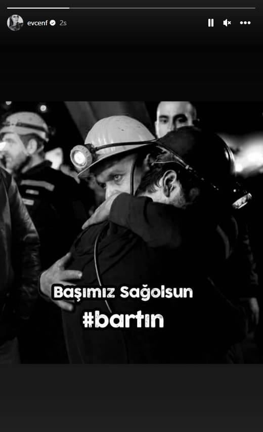 <p><span style="color:#000000"><strong>FAHRİYE EVCEN</strong></span></p>
