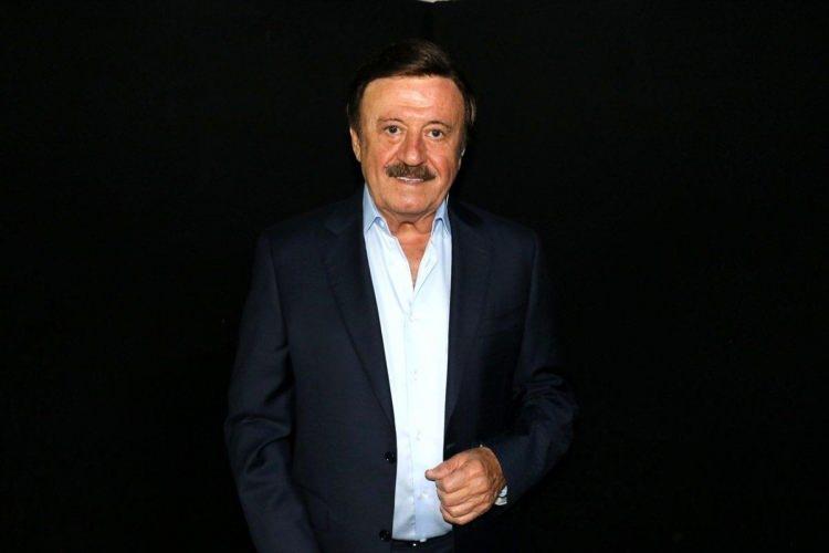 <p> <span style="color:#000000"><strong>Köy küloduma cep diktim, soğan ekmek yiyordum, kazandığım parayı da anneme ve babama gönderiyordum."</strong></span></p>