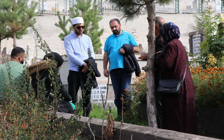 <p>Ona, başta Cumhurbaşkanımız olmak üzere tüm Türkiye sahip çıktı. Hastane odasında bize çay demledi, tavada yumurta kırdı. Birlikte çok güzel günler geçirdik. </p>