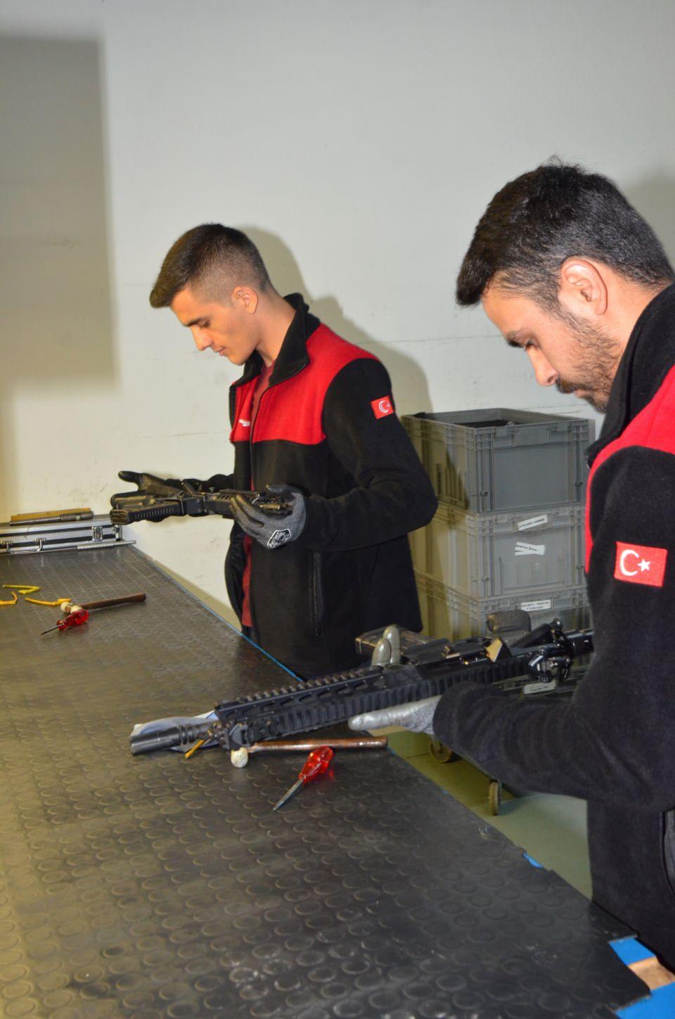 <p>Fuar, Cumhurbaşkanlığı himayelerinde, Dışişleri Bakanlığı, İçişleri Bakanlığı, Milli Savunma Bakanlığı, Sanayi ve Teknoloji Bakanlığı, Ticaret Bakanlığı ve Cumhurbaşkanlığı Savunma Sanayii Başkanlığı destekleriyle 25-28 Ekim 2022 tarihleri arasında düzenlenecek.</p>
