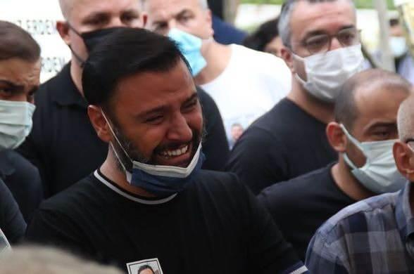 <p><strong>Aynı evde olduğumuzdan birebir şahit oldum, suyu içerken bile Alişan'ın vicdan azabı çektiği zamanları biliyorum. </strong></p>
<p> </p>