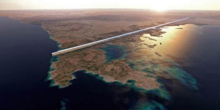 <p>Onlarca kazıcının açtığı hendeklerden çıkarılan topraklar, yine onlarca kamyonla taşınıyor. Hendeklerin inşa edilecek mega şehir The Line'ın temelleri olması bekleniyor.</p>
