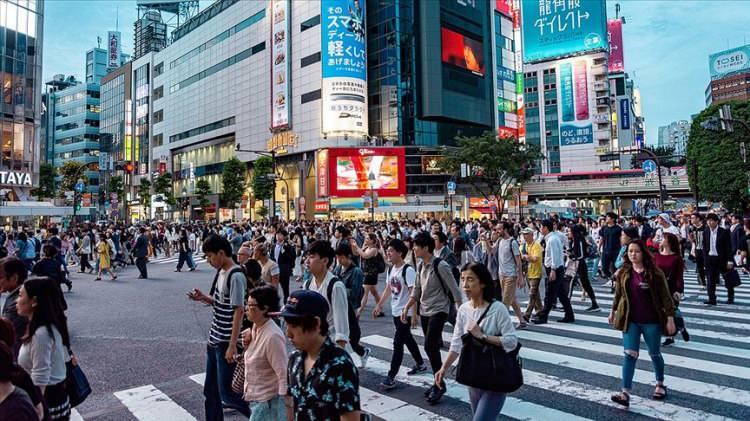 <p>Tokyo Metropol Valiliği (TMG), Japon hükümetinin "2050'ye kadar sıfır karbon emisyonu" hedefi doğrultusunda hidrojen kullanımını artırıyor. Bu doğrultuda da TMG, "Hydro BINGO" için Tokyo Körfezi'nde test sürüşü organize etti.</p>

