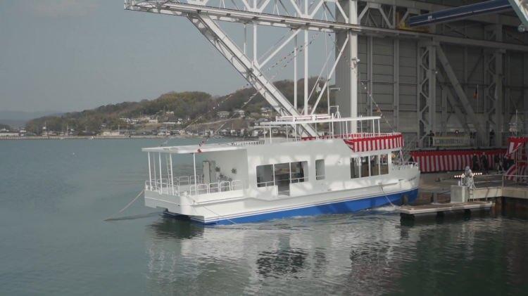 <p>Kentin Minato bölgesindeki Hi-no-De Rıhtımı'ndan hareket eden feribot, 40 dakikalık test sürüşünde Tokyo Körfezi'ni dolaştı.</p>
