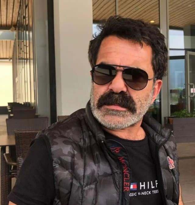 <p><span style="color:#4B0082"><strong>ÖZMOL AVUKAT TUTTU!</strong></span></p>
<p><strong>Yapılan haberlere karşılık olarak dava açacağını belirten Özmol, avukatı ile kamera karşısına geçti.</strong></p>