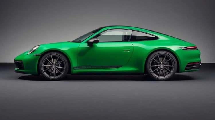 <p><strong>FİYATI NE KADAR OLACAK?</strong></p>
<p> </p>
<p>Yeni Porsche 911 Carrera T 118.050 dolardan başlayan fiyata satılacak.</p>