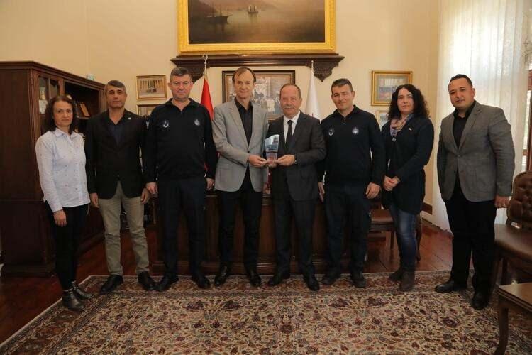 <p>Kermeste elde edilen 63 bin TL'lik gelir ise LÖSEV'e bağışlandı. </p>

