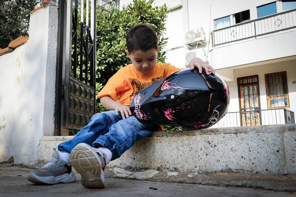 <p>Antalya’da babası gibi motosiklet yarışı tutkunu 4 yaşındaki Göktürk’ün cross motosikletini, kendi yaş kategorisinde yarışlara gireceği sırada hırsızlar çaldı.</p>
