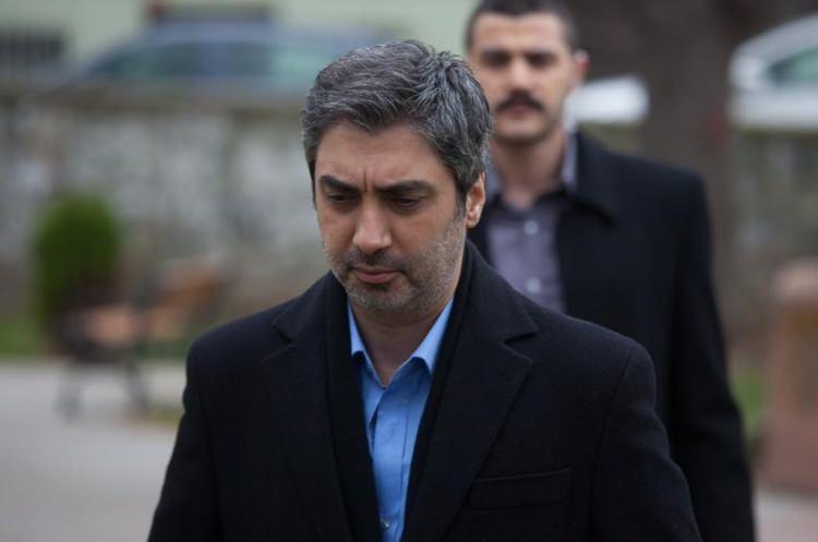 <p><span style="color:#008080"><strong>Türk televizyon tarihinin efsane projesi Kurtlar Vadisi'nin Polat Alemdar'ı Necati Şaşmaz'ın serveti:</strong></span></p>
<p><span style="color:#4B0082"><strong>18 Milyon dolar</strong></span></p>