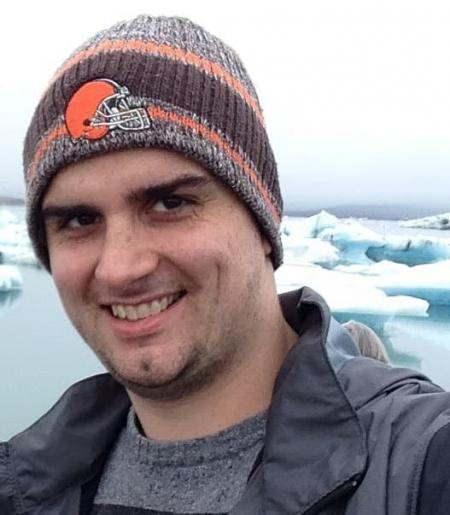 <p>Cornell Üniversitesi'nden gezegen bilimci Dan Lalich ve meslektaşları, hepsi Mars'ta bol olduğu bilinen düz kaya, su buzu ve karbondioksitli buz katmanlarının radyo dalgalarını nasıl yansıttığını hesaplamış oldu. Çalışmanın baş yazarı Lalich, 'Oldukça basit bir analizdi' dedi.</p>
