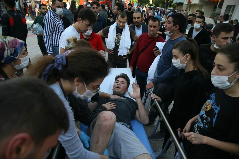 <p>Deprem sonrasında Afet ve Acil Durum Yönetimi Başkanlığının (AFAD) koordinasyonunda, arama kurtarma faaliyetlerinden binalardaki hasar tespit çalışmalarına, depremzedelerin acil ihtiyaçlarının giderilmesinden psikososyal desteğe uzanan uygulamalar hızla devreye alındı.</p>
<p> </p>