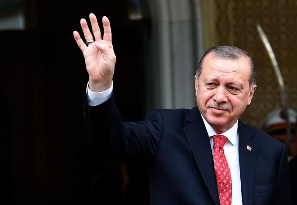 <p><strong>TÜRKİYE</strong></p>

<p>Recep Tayyip Erdoğan</p>

<p>Göreve başlama tarihi: 2003</p>

<p>İktidar süresi: 19 yıl</p>
