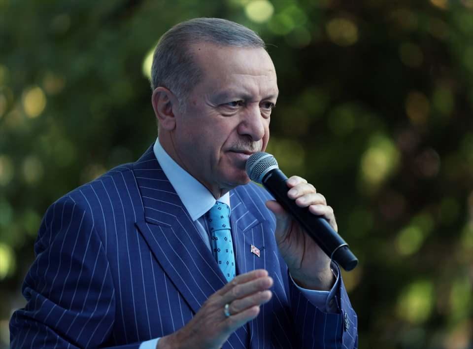 <p>Cumhurbaşkanı Recep Tayyip Erdoğan, Sincan'da İlk Evim, İlk İşyerim Projesi İlk Temel Atma Töreni'ne katılarak vatandaşlara hitap etti.</p>
<p></p>