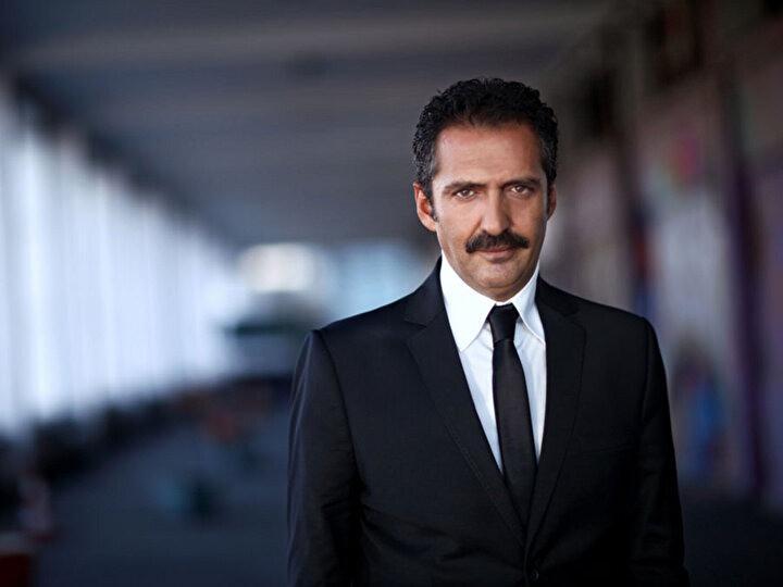 <p><strong>"ÜLKE VE MİLLETTEN DÜŞMANLARINA İNAT GENÇLERİMİZ DAHA ÇOK ŞEY YAPACAKLAR"</strong></p>
<p> YAVUZ BİNGÖL: Olmaz denilen her şeyi yapan bir ülkenin vatandaşı olmaktan son derece gurur duyuyorum. Bu güzel ülkenin insanları yeter ki bir olsunlar. O zaman başaramayacakları hiçbir şey yok. Yıllarca Batı hayranlığı ile büyümüş, Batı'da gelen her türlü bilgi ve belgeye inanmış, onların düşünce akımlarına kapılmış bir gençlik artık yok. İç dinamiklerine güvenmiş, ülkesini ve milletini her şeyden çok seven bir gençlik var. Ben gençlerimize güveniyorum. Bu millet ülkesine, devletine aşık bir millettir. Türk gençlerini izlemeye devam etsinler. Ülke ve millet düşmanlarına inat gençlerimiz daha çok şey yapacaklar. TOGG arabamız milletimize hayırlı, uğurlu olsun.</p>