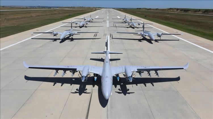 <p>Örneği bulunmayan bir alanda çalıştıkları için ürün geliştirme yol haritasının zaman içinde netleştiğini ifade eden Tunalı, gündüz şartlarında yüksek performansa ulaşan sistemin gece kullanımıyla ilgili çalışmaları da sürdürdüklerini bildirdi.</p>