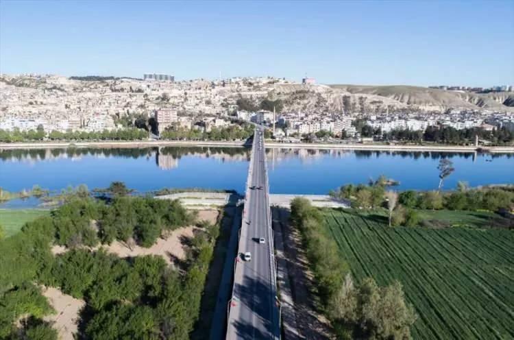 <p>Şanlıurfa - 151 bin 708 kişi</p>

<p> </p>

