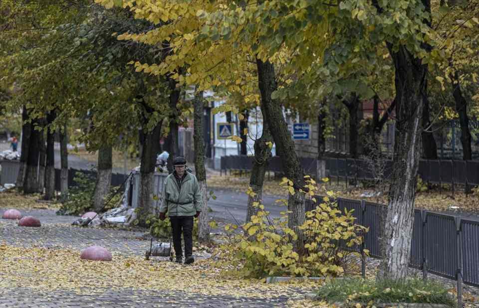 <p>Şehrin sokaklarında yüksek hızla hareket eden askeri araçlar görülüyor.</p>

<p> </p>
