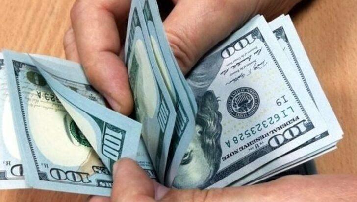 <p>ABD'de dün konut fiyatlarındaki artışın yavaşladığını ve tüketici güveninin düştüğünü gösteren veriler, ABD Merkez Bankası'nın (Fed) faiz artırımlarının istihdam piyasasındaki sıkışıklığı azaltıyor olabileceğine işaret etti.</p>