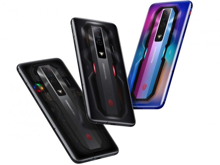 <p>Yine ZTE'ye ait <strong>Red Magic 7, </strong>1 milyon 59 bin 348 ile beşinci oldu. Telefonda Qualcomm Snapdragon 8 Gen 1 işlemci bulunuyor. RAM 16 GB olan telefonda 256 GB'lık bir depolama alanı bulunuyor.</p>
<p>ZTE Red Magic 7<strong> </strong>yurt dışında 900 dolara (yaklaşık 16 bin 500 TL) satılıyor.</p>