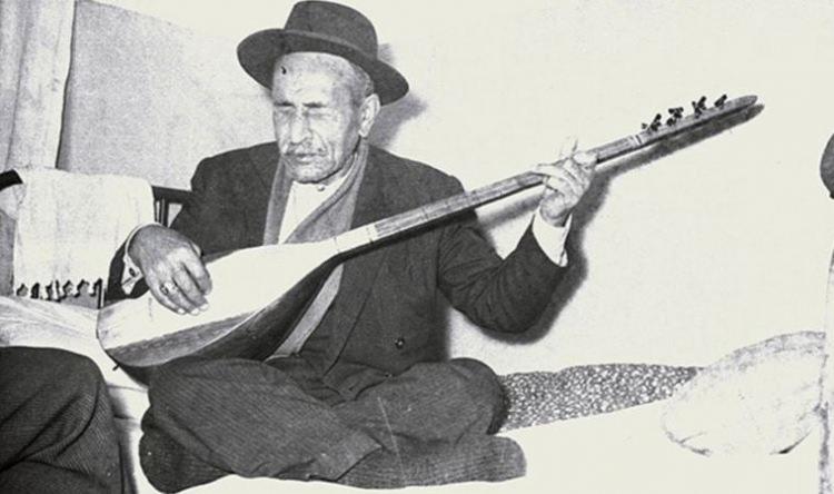 <p><span style="color:#000000"><strong>Vefa ödülünün sahibi ise Âşık geleneğinin son büyük temsilcilerinden olan büyük halk ozanı Aşık Veysel oldu. </strong></span></p>