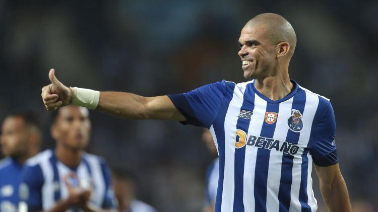 <p>Pepe: 39 yaşında</p>