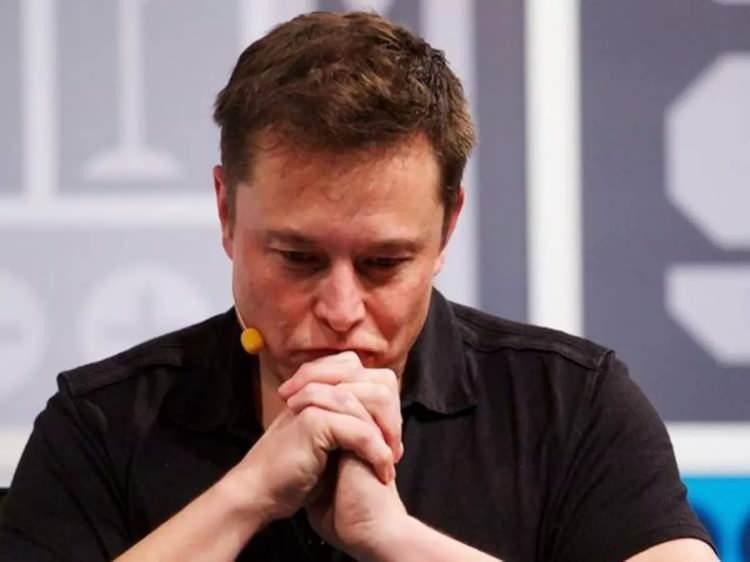 <p>Tesla, SpaceX ve Twitter'ın sahibi Musk bu yıl toplamda 66.4 milyar dolar kaybetti. Ancak Musk bu denli büyük kayba rağmen hâlâ dünyanın en zengin insanı olmaya devam ediyor.</p>
