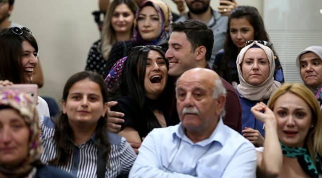 <p>Destekli istihdam modeli kapsamında iş, meslek danışmanlığı hizmeti verilecek. Geçici iş ilişkisi kurma faaliyetini kurumsal olarak yürüten işyerlerinin çalışmaları kayıt altına alınacak. Gençler için kariyer farkındalıklarını artıracak eğitimlere ağırlık verilecek.</p>
