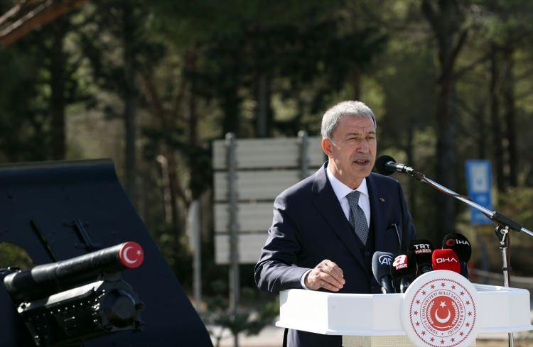 <p>Bu tarihteki beraber yaşadıklarımız kederde ve kıvançta bir olmamız, kader birliği etmemiz bugünkü siyasetimizi de belirleyen en önemli etkenlerden biridir. Bildiğiniz gibi mücadelede şehit olanların bir kısmı şu anda Budapeşte Şehitliği'nde yatmaktadır. Hem şahsen gidip yaptığımız ziyaretler sırasında hem aldığımız raporlar çerçevesinde Macar dostlarımızın oradaki şehitliğimize büyük bir titizlikle, büyük bir nezaketle, büyük bir ilgiyle bakmaları ve orayı tertemiz, bakımlı tutmaları için de teşekkürlerimi sunuyorum."</p>
<p> </p>