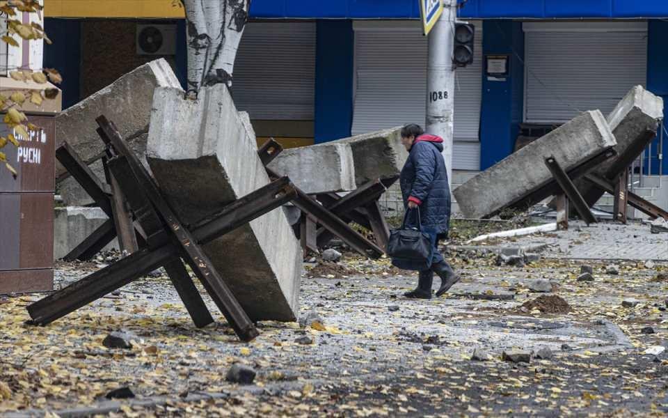 <p>İnsan hareketliliğin oldukça azaldığı şehirde elektrik, su ve gaz hizmetleri de verilemiyor.</p>

<p> </p>
