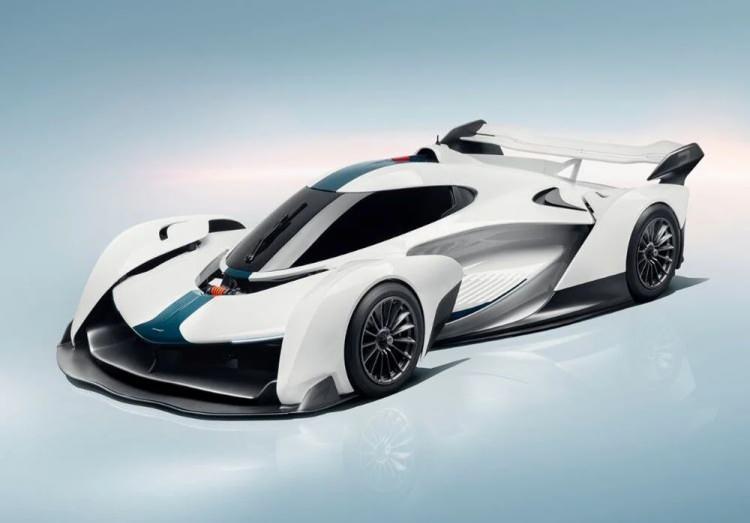 <p><strong>McLaren Solus</strong></p>

<p> </p>

<p>Tek koltuklu model 829 beygir güç üretiyor ve 0'dan 100'e 2.5 saniyede çıkıyor. </p>

<p>Fiyat: 3.5 Milyon Dolar</p>
