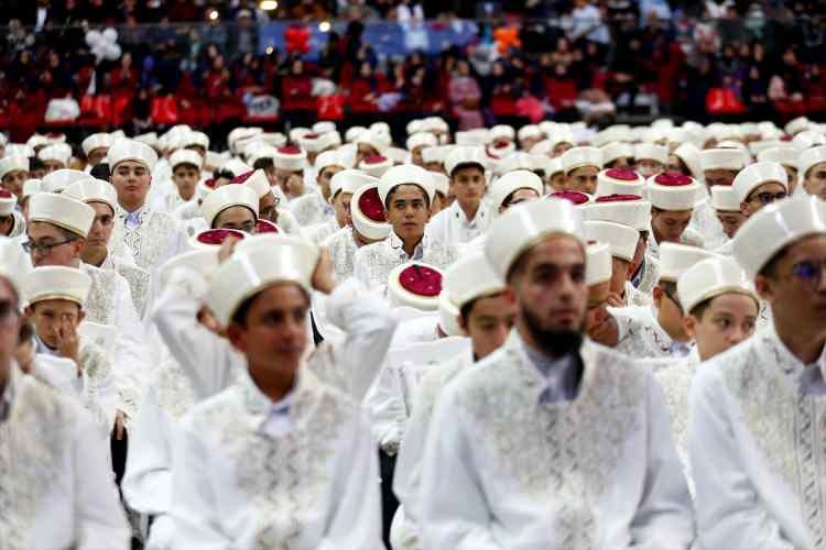 <p>Hafızları tebrik eden Erbaş, hafızlara bunun kıymetini bilmeleri ve karşılığını vermeleri nasihatinde bulundu.</p>
<p> </p>