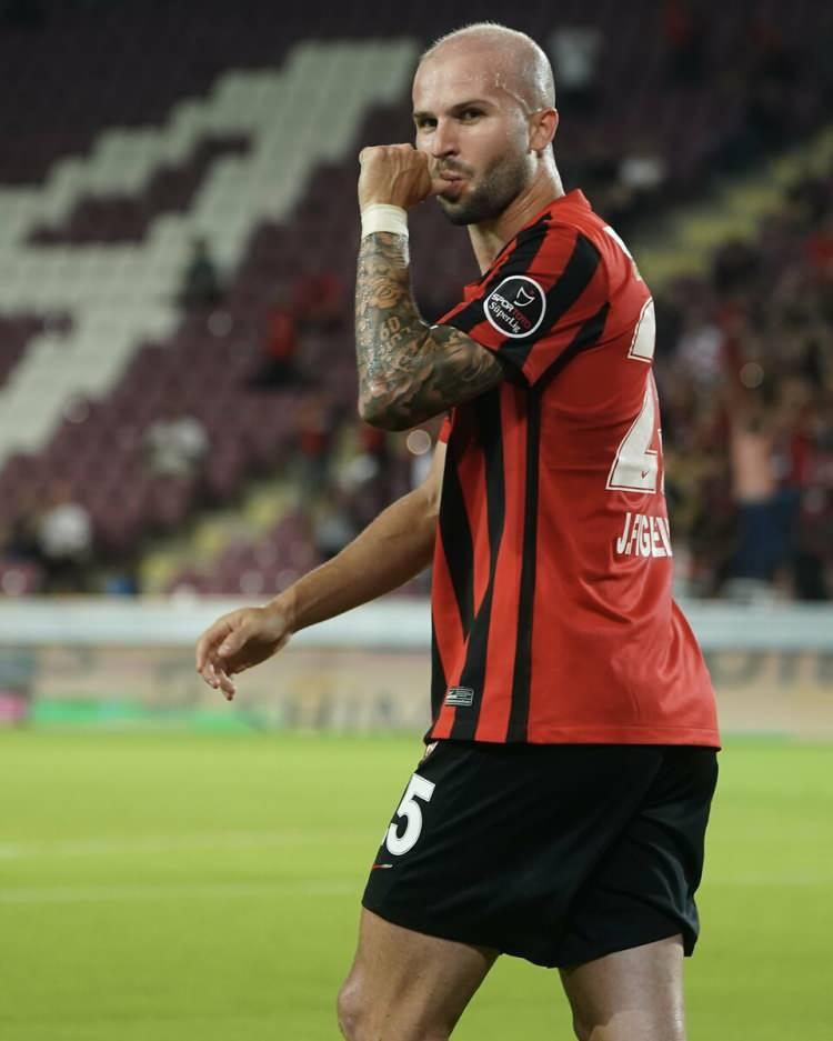 <p>Figueiredo-Gaziantep FK</p>
<p>4 GOL</p>