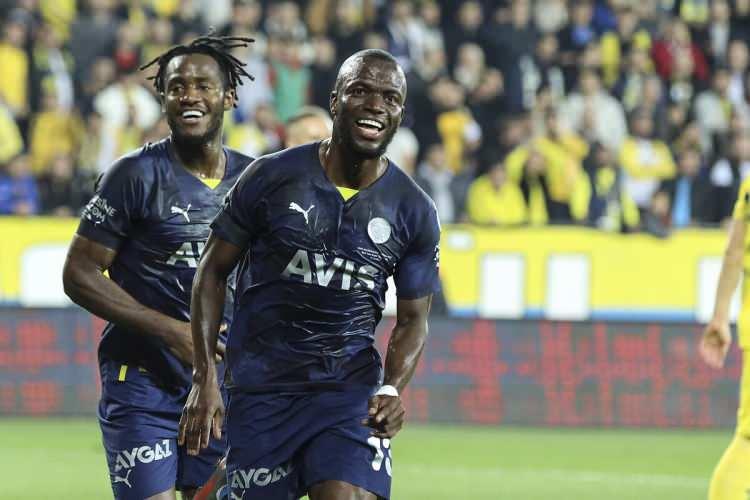 <p>Enner Valencia-Fenerbahçe</p>
<p>10 GOL</p>
<p> </p>
<p>KAYNAK: HABER7</p>