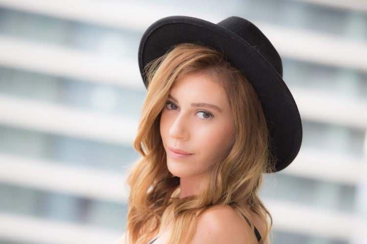 <p><span style="color:#000080"><strong>Sinem Kobal - İSTANBUL</strong></span></p>
